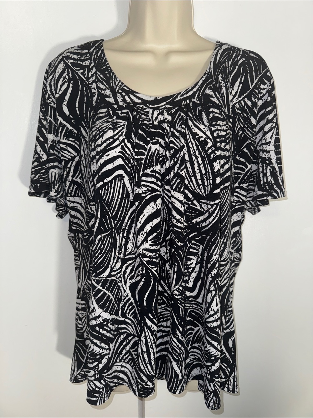 N Touch Short Sleeve Top Shirt Women’s Size XL Extra Large Black & White